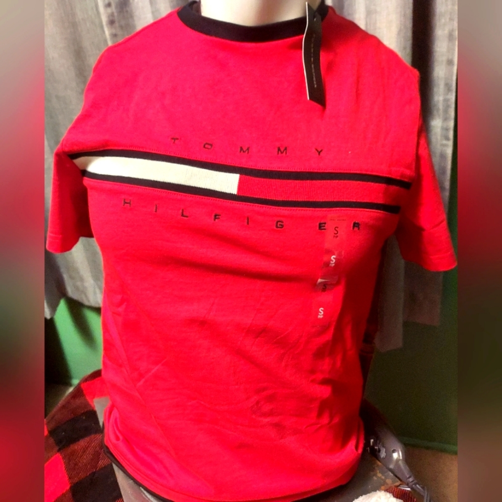 Tommy Hilfiger short sleeve tshirt